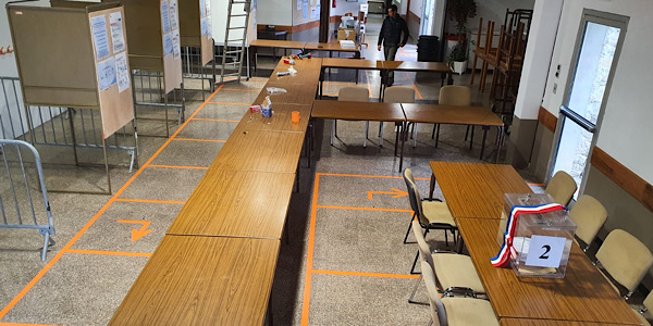 Un bureau de vote