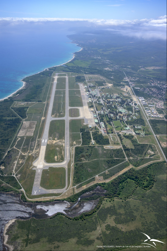 La Base aérienne La Base aérienne