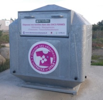 Borne textile de la Recyclerie Borne textile de la Recyclerie