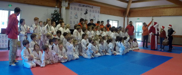 Une compet' pour fêter Noël au club de judo de Travu