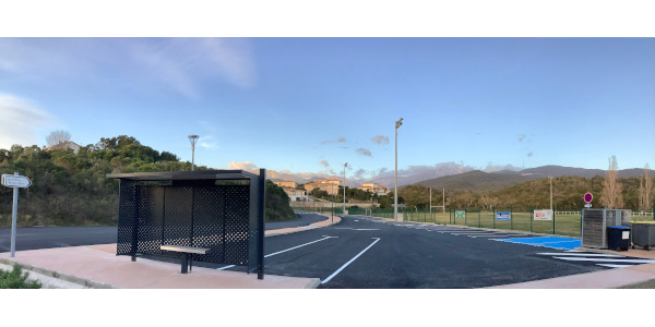Aménagement des abords du stade de Travu