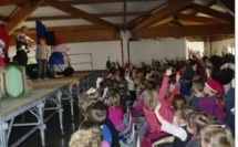 La baguette magique enchante les enfants des écoles